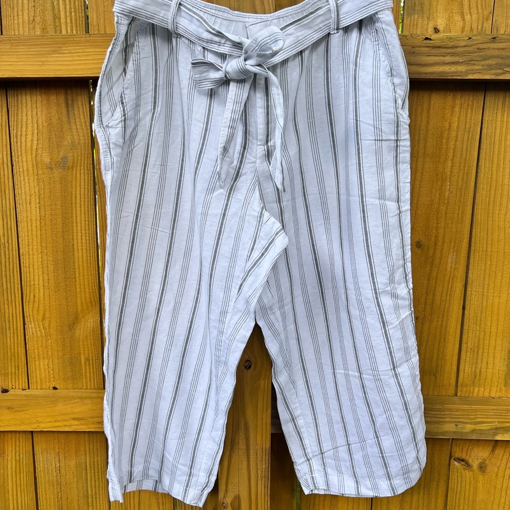 Linen and cotton blend crops by Liz Claiborne XL